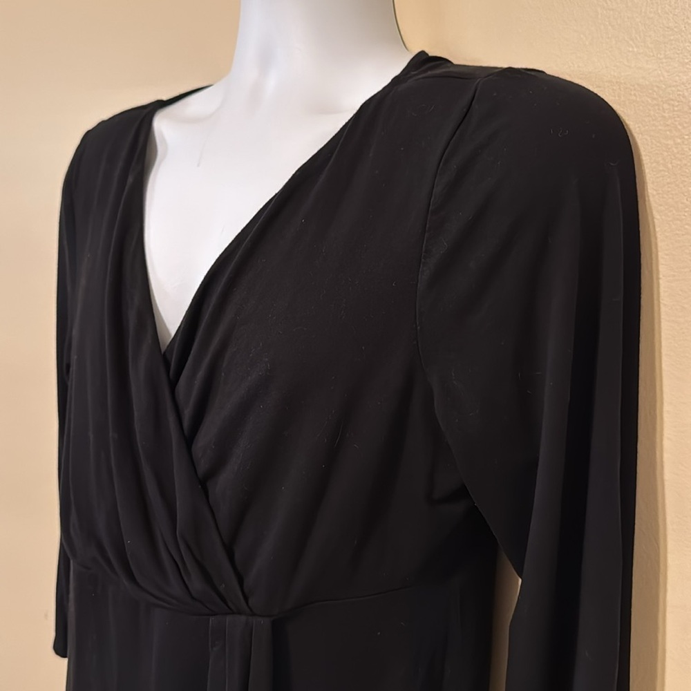WHITE HOUSE BLACK MARKET Top. Size Large - Picture 5 of 10